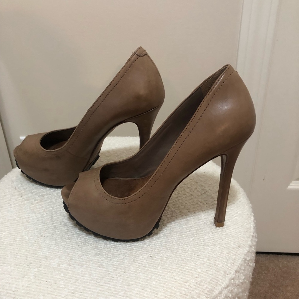 Aldo nude leather heels